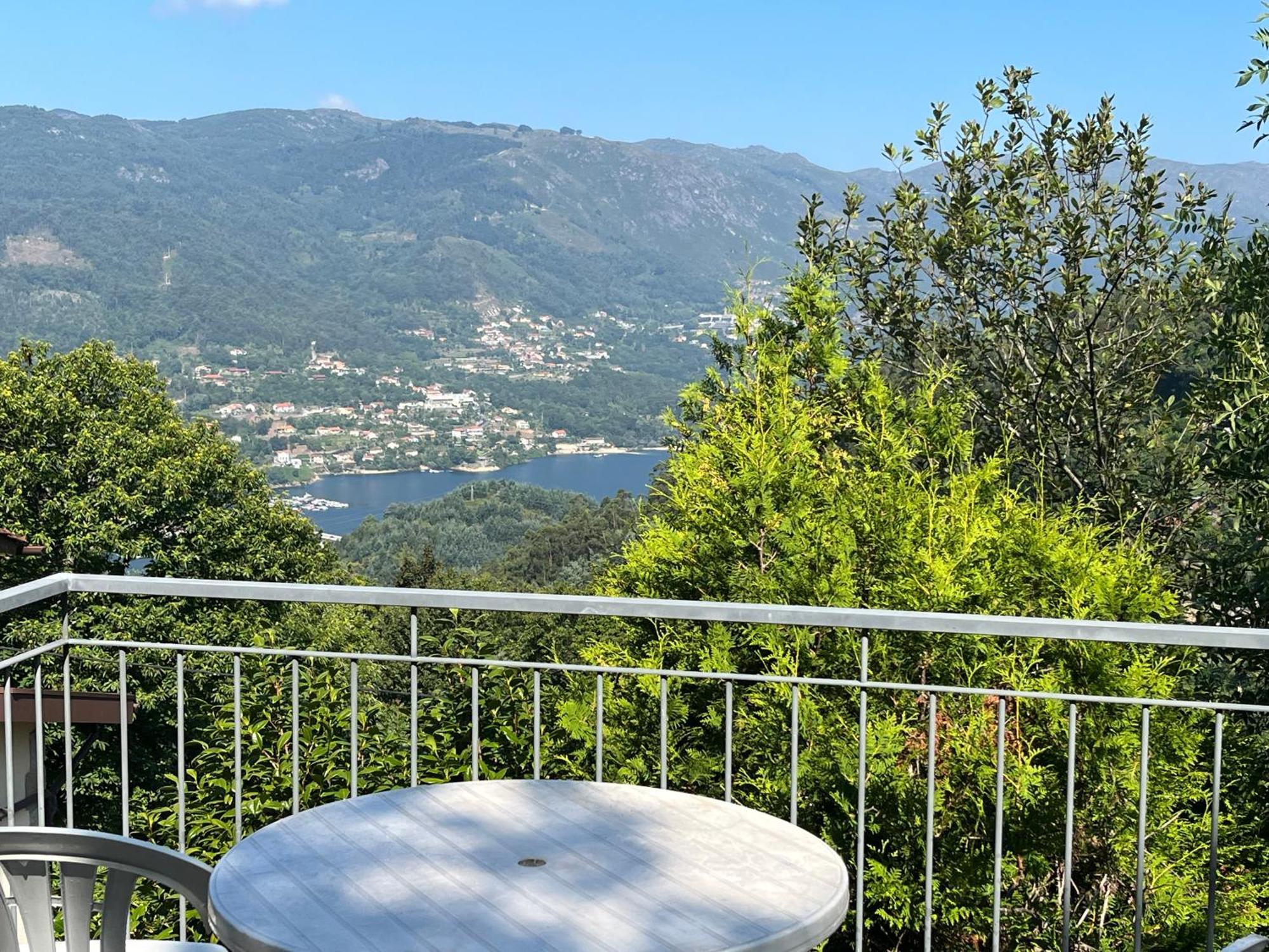 제어스 Casa De Casarelhos - Vistas Rio, Campo E Montanha - Lareira 아파트 외부 사진