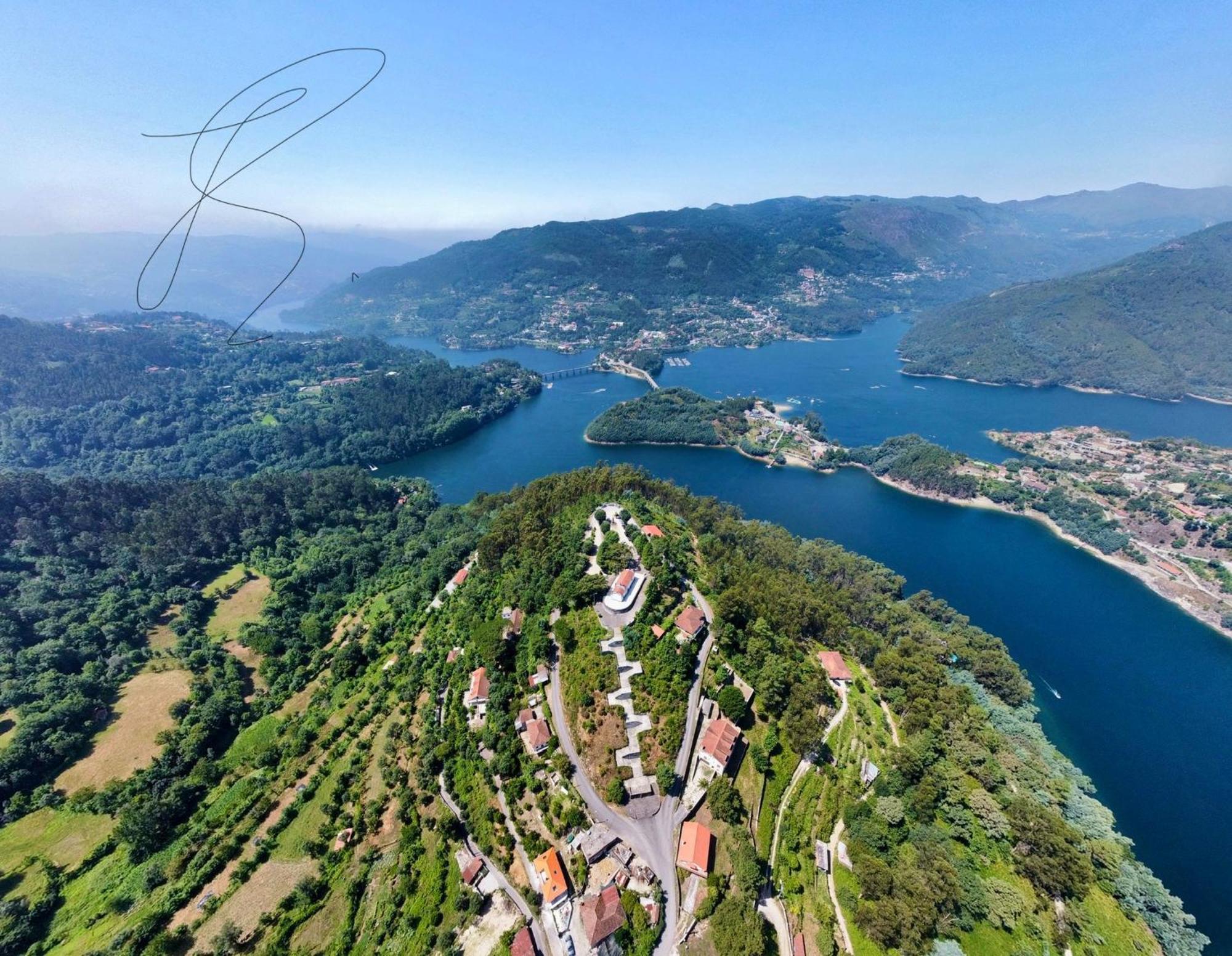 제어스 Casa De Casarelhos - Vistas Rio, Campo E Montanha - Lareira 아파트 외부 사진