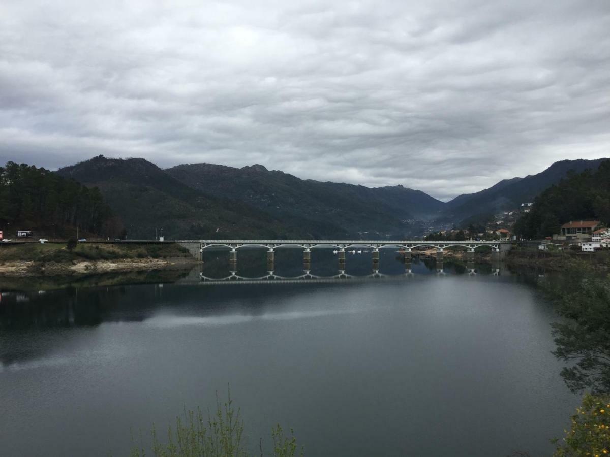 제어스 Casa De Casarelhos - Vistas Rio, Campo E Montanha - Lareira 아파트 외부 사진